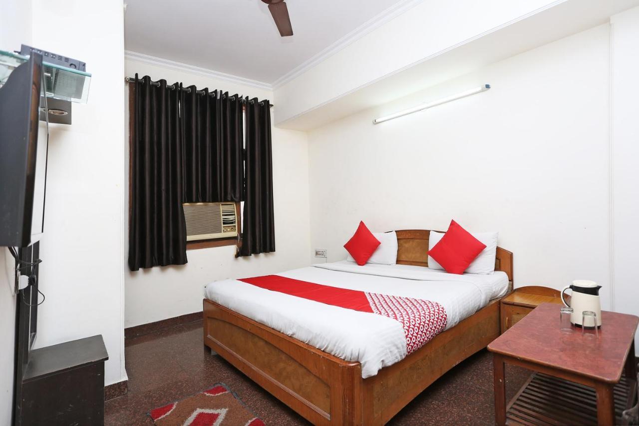 Oyo 8188 Vardhmaan Inn Delhi  Exterior photo