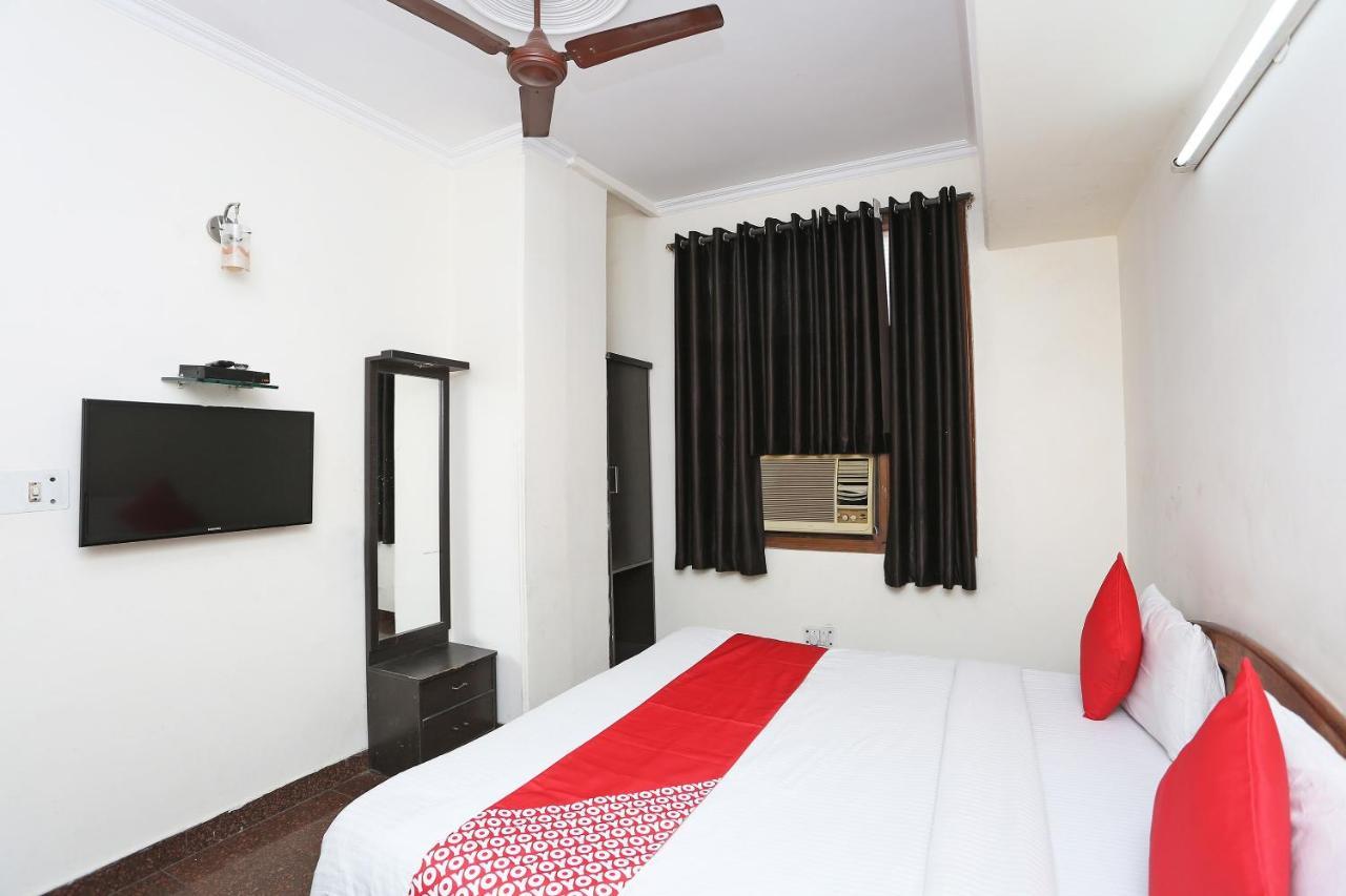 Oyo 8188 Vardhmaan Inn Delhi  Exterior photo