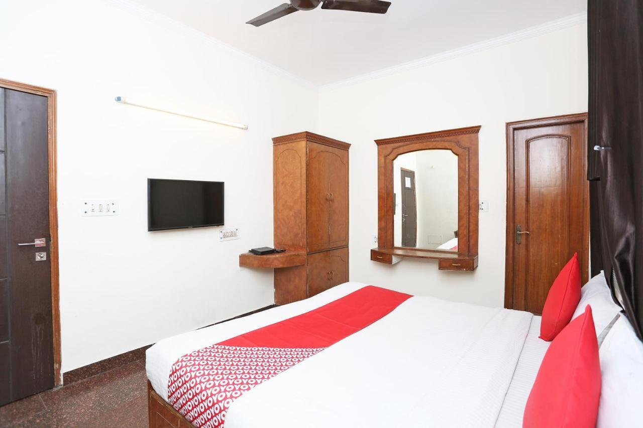 Oyo 8188 Vardhmaan Inn Delhi  Exterior photo